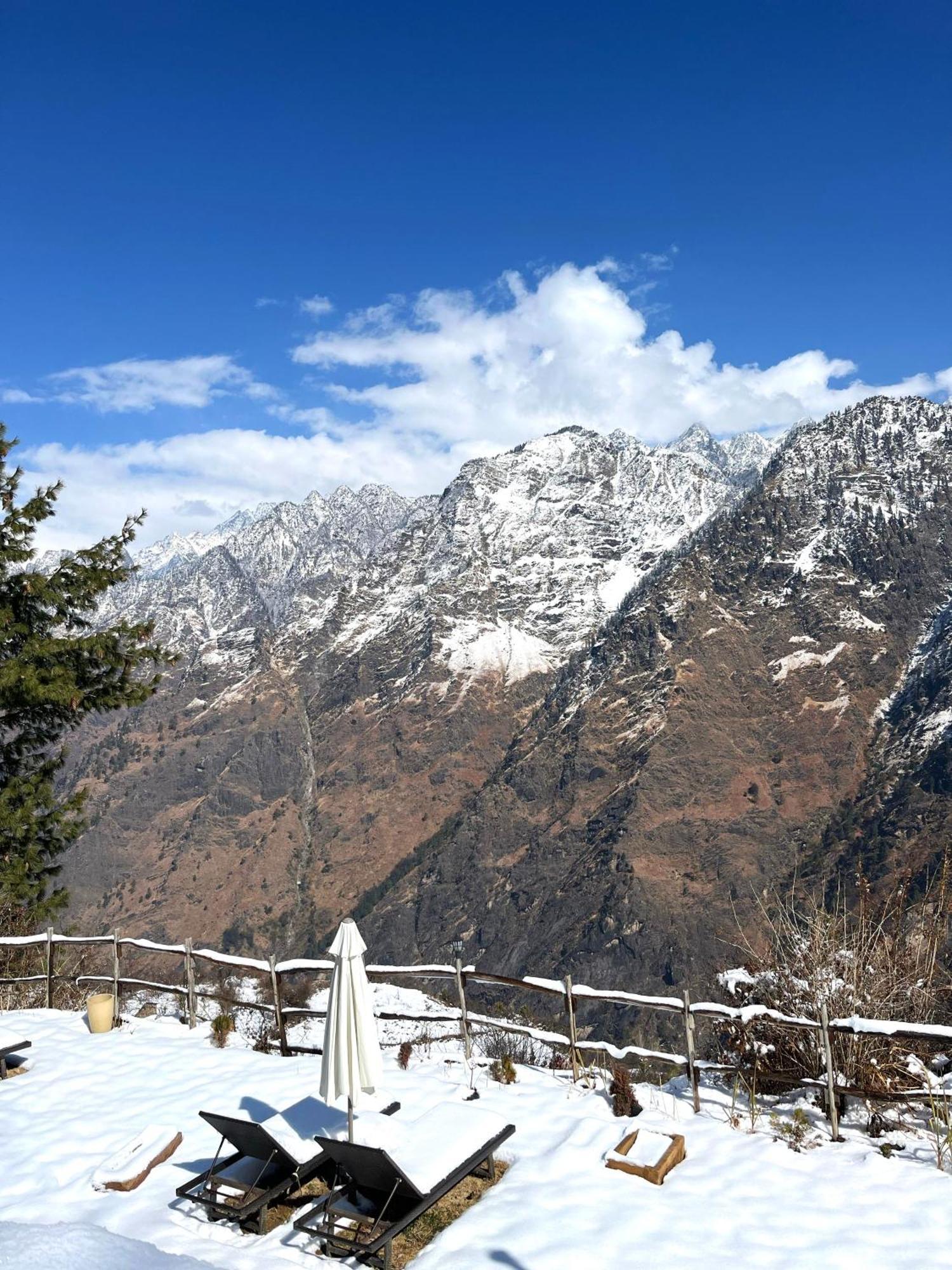 Faraway Cottages, Auli Joshimath Bagian luar foto