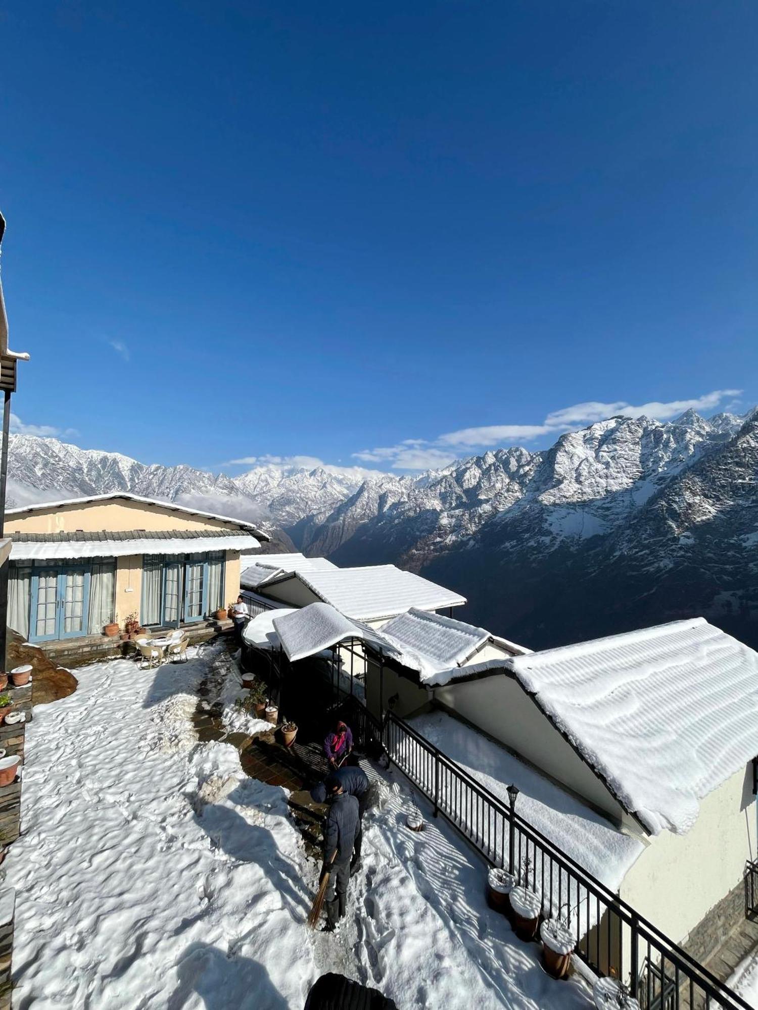 Faraway Cottages, Auli Joshimath Bagian luar foto