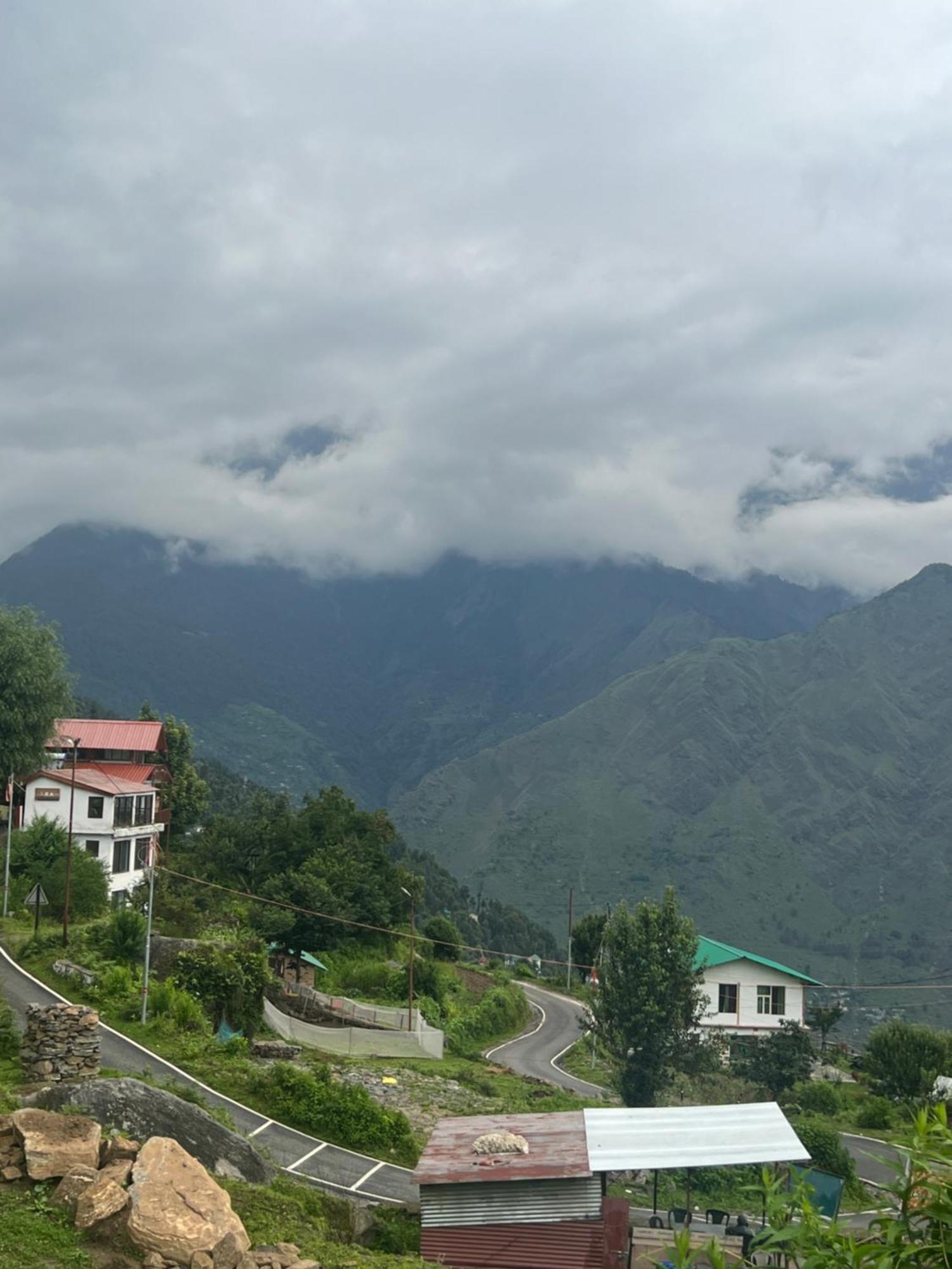 Faraway Cottages, Auli Joshimath Bagian luar foto