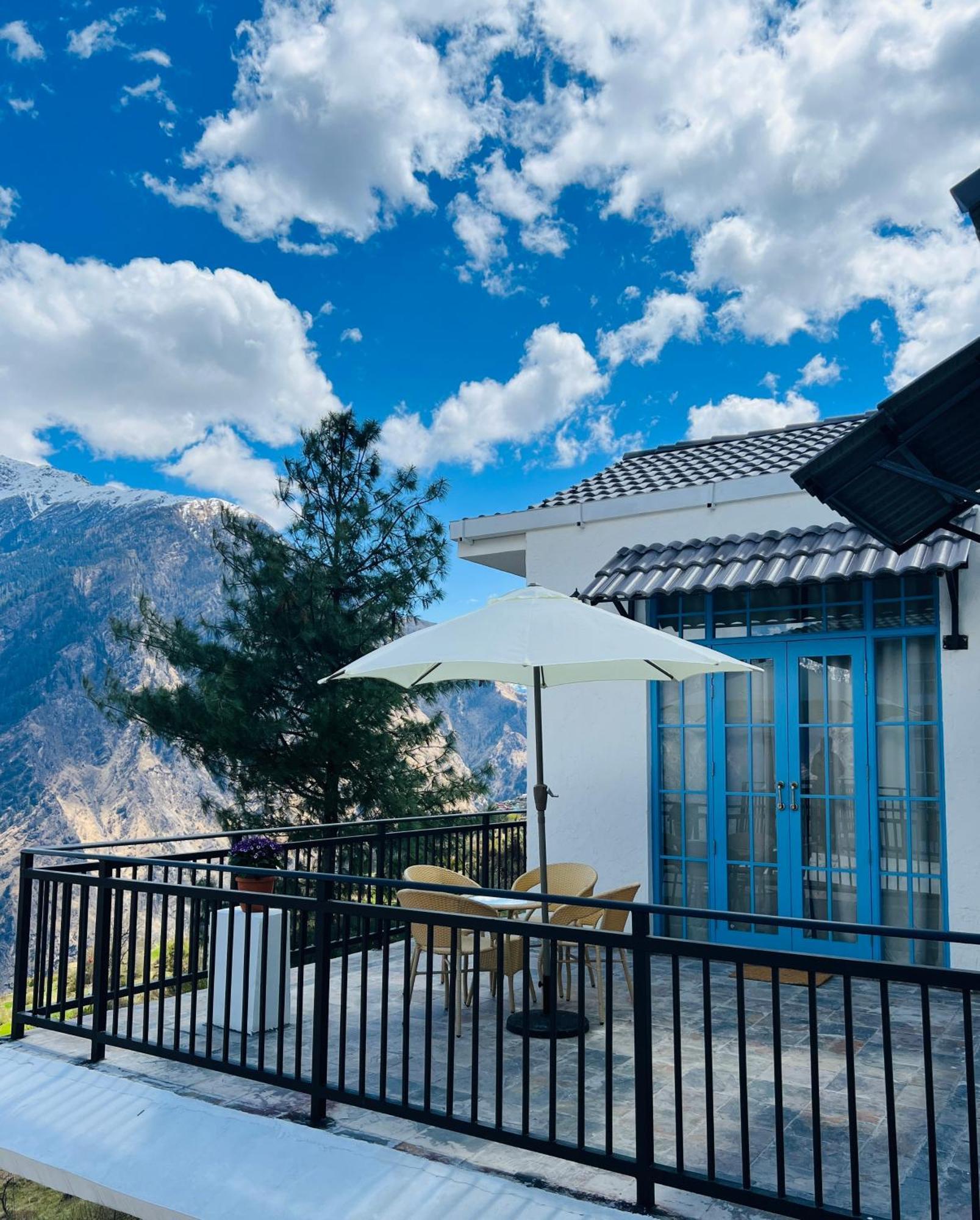 Faraway Cottages, Auli Joshimath Bagian luar foto