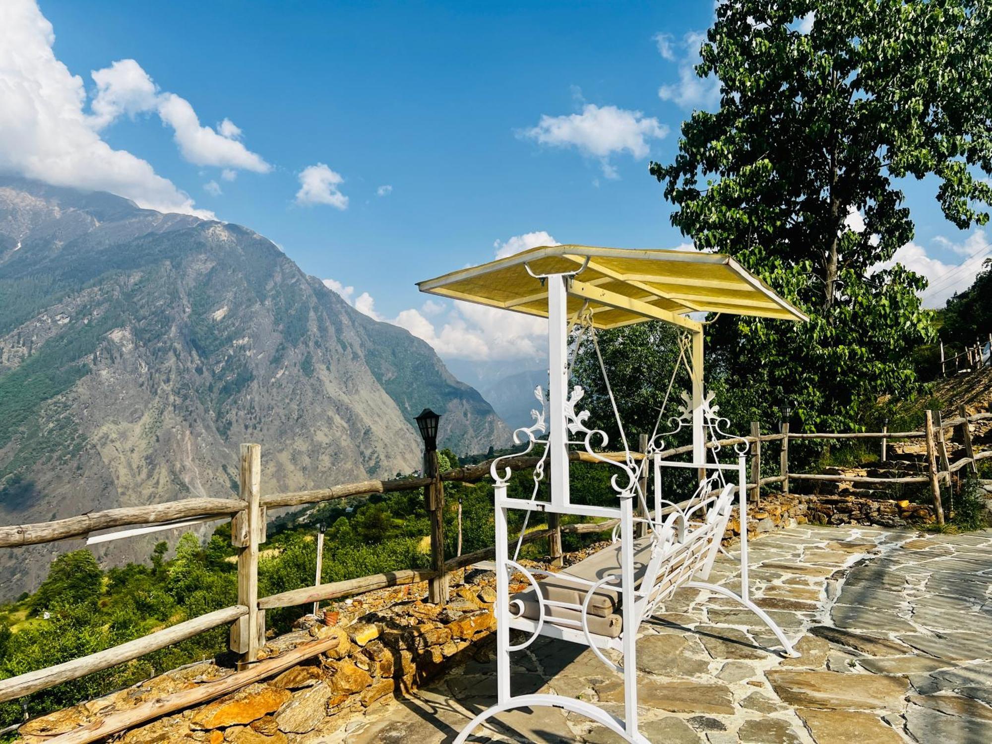 Faraway Cottages, Auli Joshimath Bagian luar foto