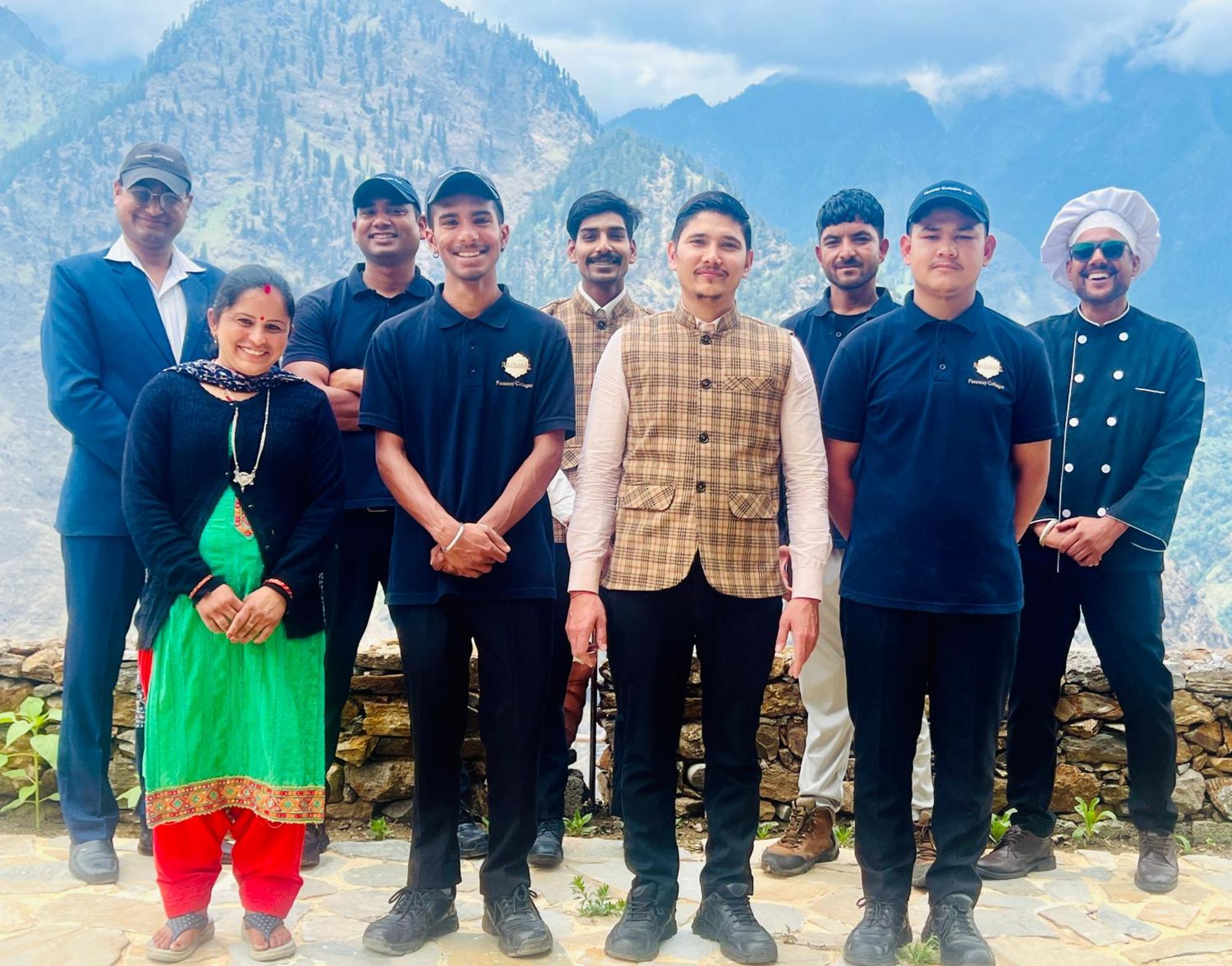 Faraway Cottages, Auli Joshimath Bagian luar foto